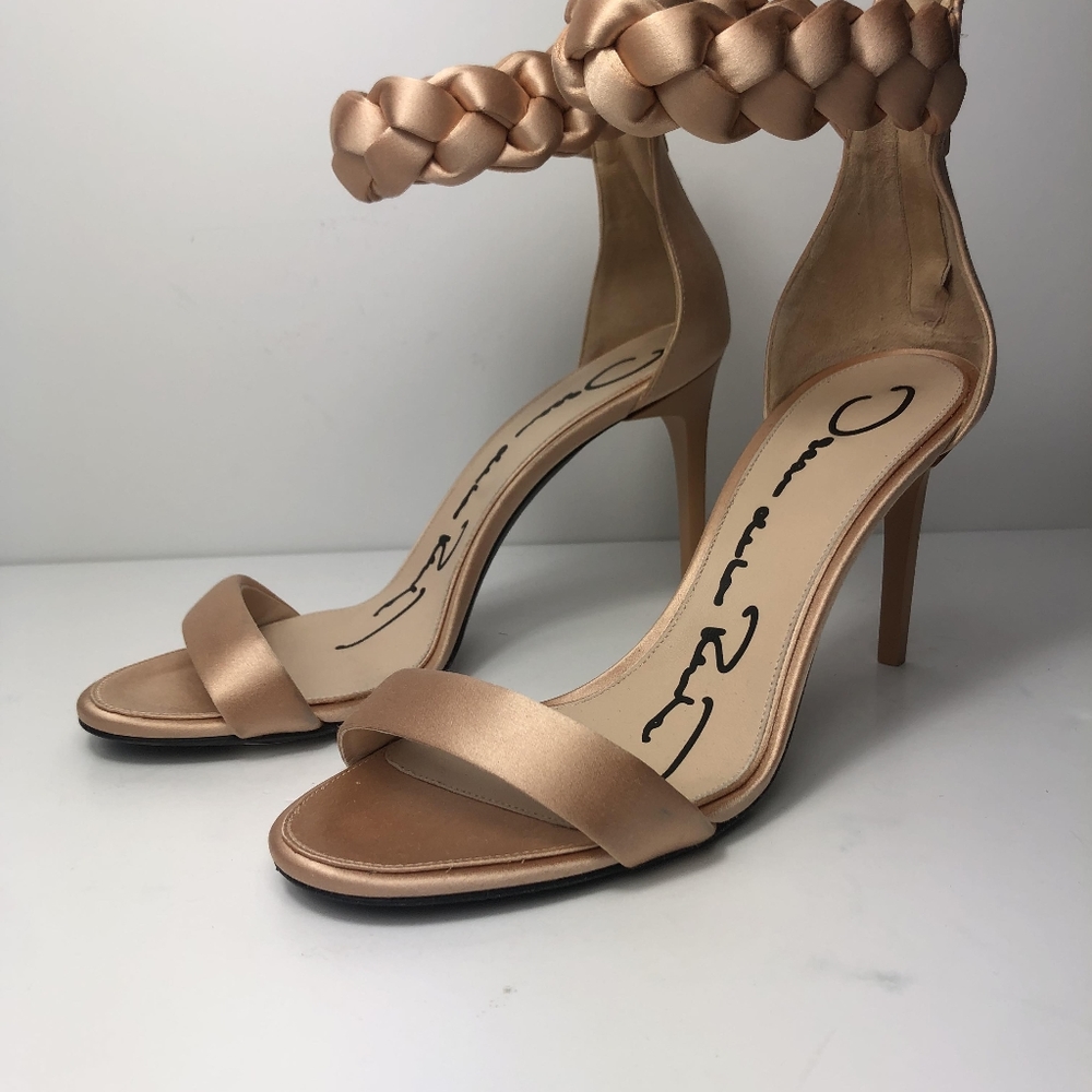Gold Oscar de la Renta Heels